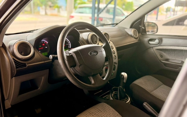 imagem-https://www.socarrao.com.br/sc-vehicle-images-prod/4261636/1790964200673-4928c5c0935d44258bce91878461004a_1790949591939.jpg