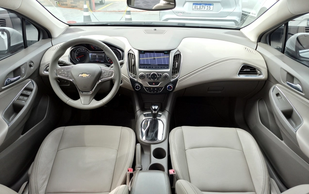 imagem-https://www.socarrao.com.br/sc-vehicle-images-prod/4261645/1790952985233-003_a2e4f33607e781e9342f6179ab8588f4.jpg