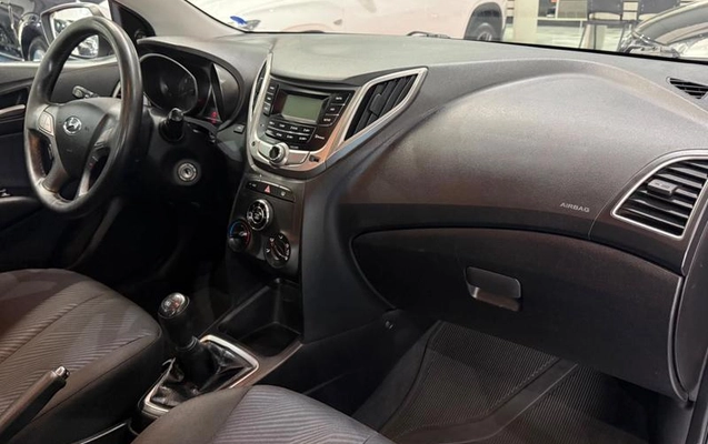 imagem-https://www.socarrao.com.br/sc-vehicle-images-prod/4261764/1790953966176-8530831_12_B_2d92f1ee68.jpeg