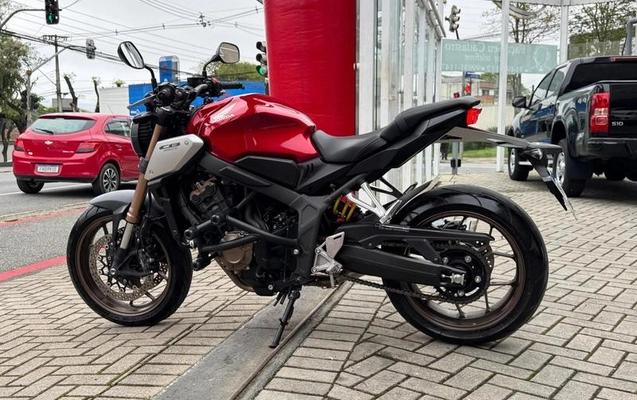imagem-https://www.socarrao.com.br/sc-vehicle-images-prod/4261900/1791204167328-8533823_13_B_7480edc102.jpeg