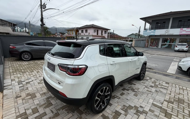 imagem-https://www.socarrao.com.br/sc-vehicle-images-prod/4261909/1790954979501-003_f7af0678b599b2bcaec4f0ee93824a7a.jpg