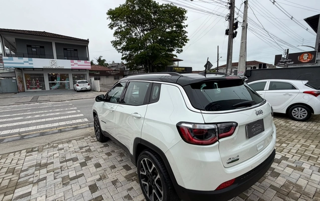 imagem-https://www.socarrao.com.br/sc-vehicle-images-prod/4261909/1790954979504-003_80a5d08cb3b999c87fe1ca3ff2039c56.jpg