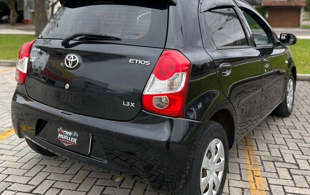 imagem-https://www.socarrao.com.br/sc-vehicle-images-prod/4262019/1791045973100-8500439_2_B_47c0929a27.jpeg