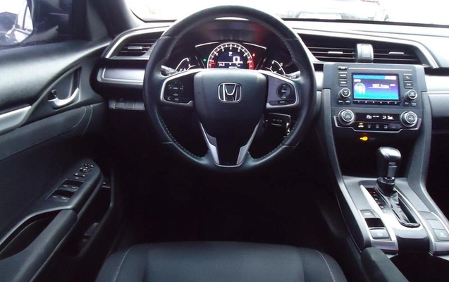 imagem-https://www.socarrao.com.br/sc-vehicle-images-prod/4262070/1791754905076-8525756_9_B_f15fa8c9f1.jpeg