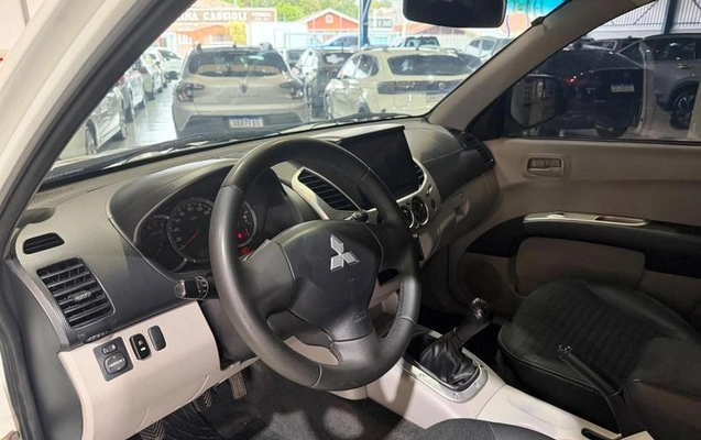 imagem-https://www.socarrao.com.br/sc-vehicle-images-prod/4262127/1790958208932-8537367_6_B_2e4d6bdda8.jpeg