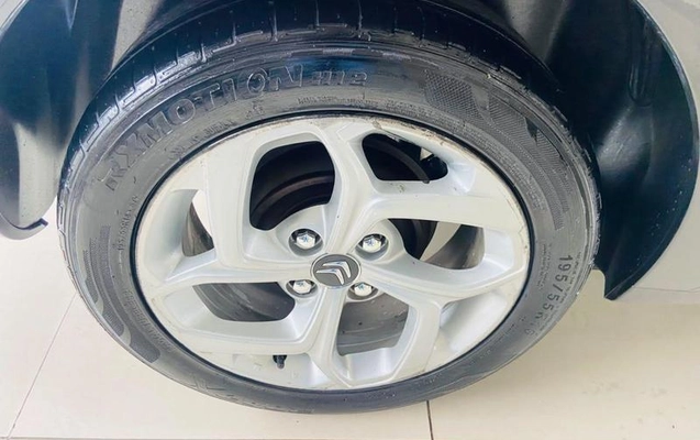 imagem-https://www.socarrao.com.br/sc-vehicle-images-prod/4262237/1791387262821-8452807_14_B_96609b75d0.jpeg