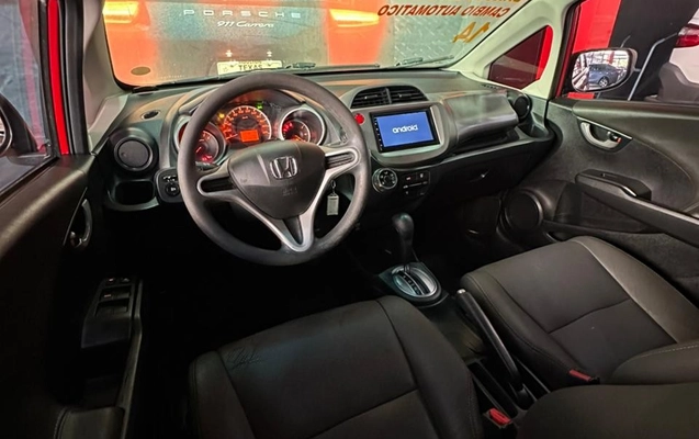 imagem-https://www.socarrao.com.br/sc-vehicle-images-prod/4262488/1790959052428-884acf6b9abaa3873ea64914f0f20e27_big.jpeg