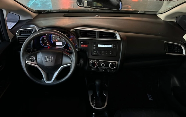 imagem-https://www.socarrao.com.br/sc-vehicle-images-prod/4262490/1790959053809-b46545acd1f75220e5b6291d817a0f4a_big.jpeg