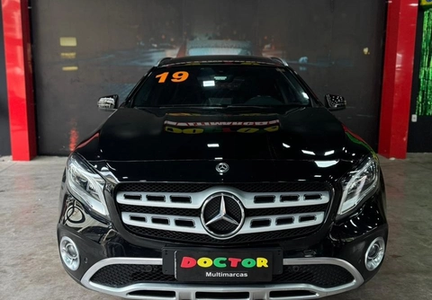Mercedes-Benz GLA 200 2019 Preto — foto 1 de 3