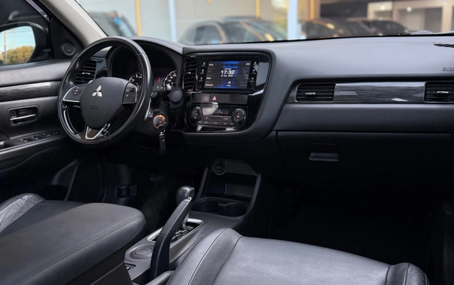 imagem-https://www.socarrao.com.br/sc-vehicle-images-prod/4262708/1790960393243-14ce18fd-fd07-49cc-b172-4e88cc1021ec.jpg