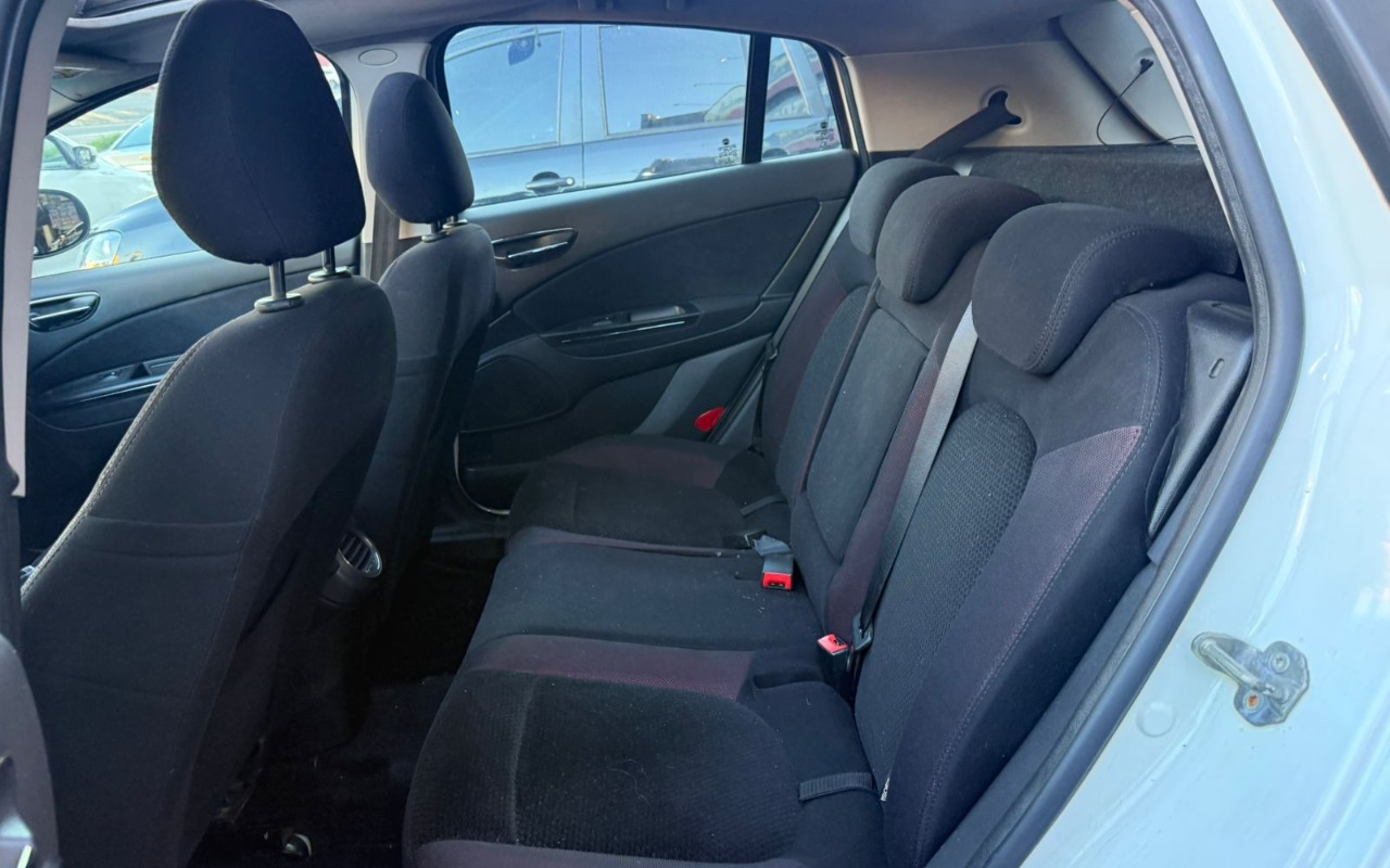 imagem-https://www.socarrao.com.br/sc-vehicle-images-prod/4262823/1790961313547-V2hhdHNBcHAgSW1hZ2UgMjAyNi0wNS0xMiBhdCAxNy4wOS4xMSAoMSkuanBlZw.jpeg