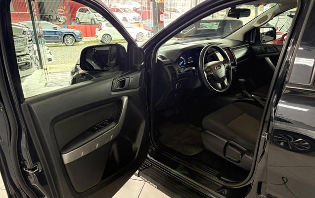 imagem-https://www.socarrao.com.br/sc-vehicle-images-prod/4262849/1790963081232-ny6PdC3rtxZfxfXyKOmZOI7rgxkn0WqQ.jpg
