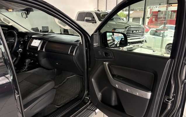 imagem-https://www.socarrao.com.br/sc-vehicle-images-prod/4262849/1790963081246-PUfvNQrC20ZETvTCyigrey8889e7plm1.jpg