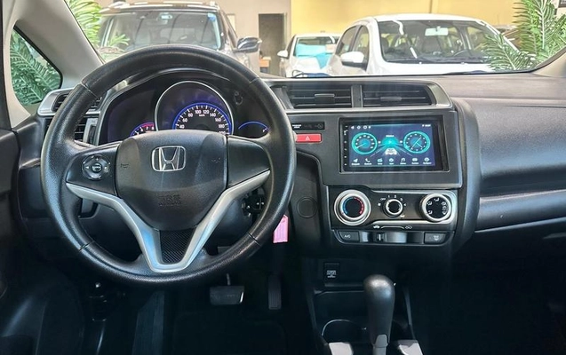imagem-https://www.socarrao.com.br/sc-vehicle-images-prod/4263040/1790962552235-8207209_2_B_14ee57b858.jpeg