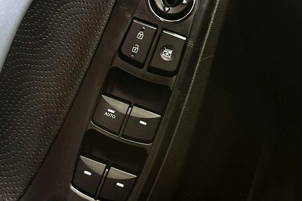 imagem-https://www.socarrao.com.br/sc-vehicle-images-prod/4263110/1790963192140-8435742_5_B_89f3deb362.jpeg
