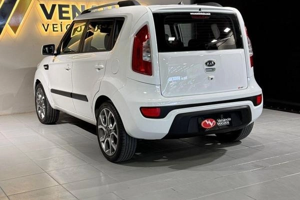 imagem-https://www.socarrao.com.br/sc-vehicle-images-prod/4263159/1790963461205-8336350_9_B_3e33164cee.jpeg