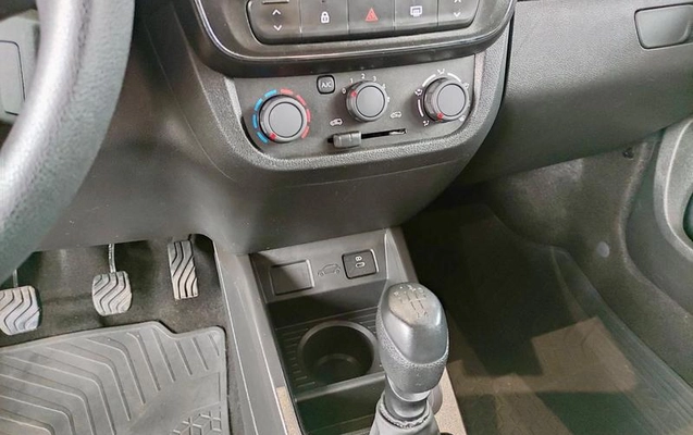 imagem-https://www.socarrao.com.br/sc-vehicle-images-prod/4263208/1791564861000-8538340_3_B_1f0eef3218.jpeg