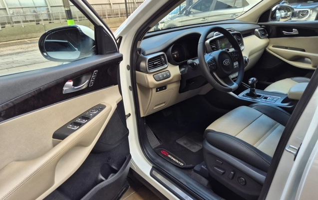 imagem-https://www.socarrao.com.br/sc-vehicle-images-prod/4263340/1790964619936-Ck9DxHLQBhs7nix4MMG9obWjkFKhY2gk.jpg