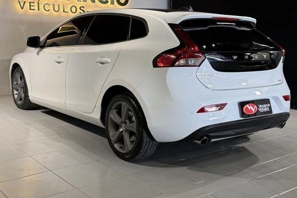 imagem-https://www.socarrao.com.br/sc-vehicle-images-prod/4263474/1790965497935-8167823_9_B_de7d5a75b8.jpeg