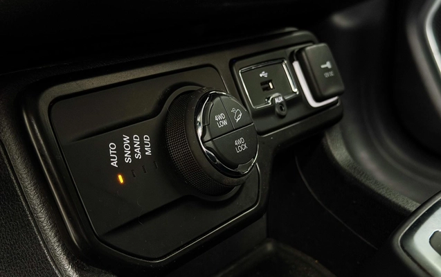 imagem-https://www.socarrao.com.br/sc-vehicle-images-prod/4263475/1790965669174-e08745f451df4c38986e45df0dece3f0_1790965487402.jpg