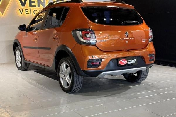 imagem-https://www.socarrao.com.br/sc-vehicle-images-prod/4263523/1790966232988-8319806_14_B_3b204a4e36.jpeg