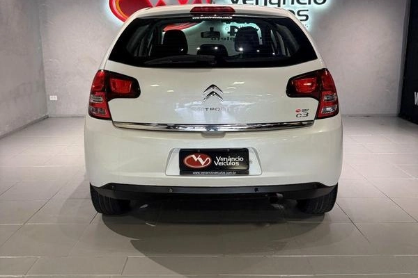 imagem-https://www.socarrao.com.br/sc-vehicle-images-prod/4263544/1790966073932-8108862_10_B_6db30d0428.jpeg