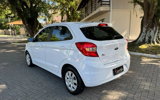 imagem-https://www.socarrao.com.br/sc-vehicle-images-prod/4263556/1790966135532-2b58a14b-d72b-4e28-9ab4-3b19cebd8d1f.jpg