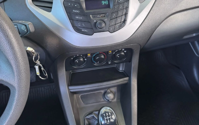 imagem-https://www.socarrao.com.br/sc-vehicle-images-prod/4263556/1790966135536-e281de7d-ae6c-44f8-86d8-777dfa8b11ad.jpg