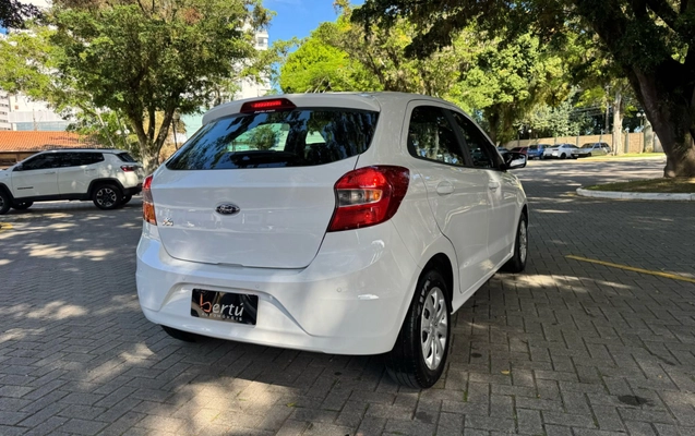 imagem-https://www.socarrao.com.br/sc-vehicle-images-prod/4263556/1790966135537-dcde6969-9bad-4d66-9635-d15b895fb9cc.jpg