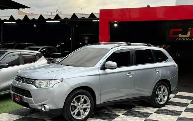 imagem-https://www.socarrao.com.br/sc-vehicle-images-prod/4263562/1790966227648-8538678_8_B_6d718d02cb.jpeg