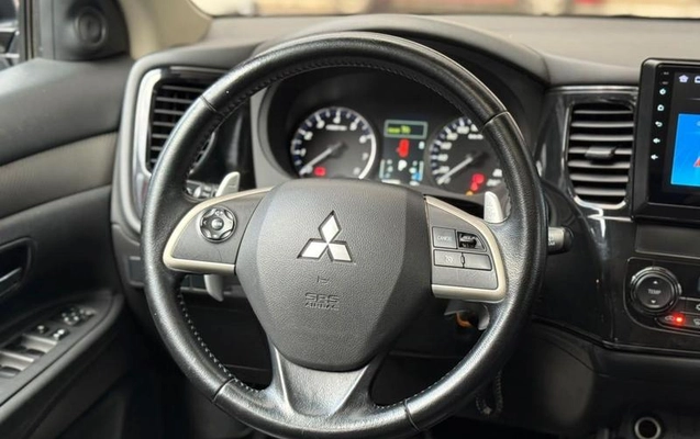 imagem-https://www.socarrao.com.br/sc-vehicle-images-prod/4263562/1790966227657-8538678_2_B_bb593a0982.jpeg