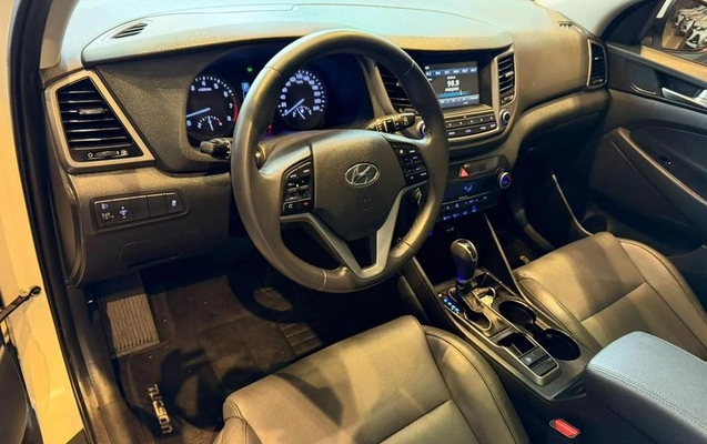 imagem-https://www.socarrao.com.br/sc-vehicle-images-prod/4263578/1792097525427-8538666_7_B_93fa2bc48d.jpeg