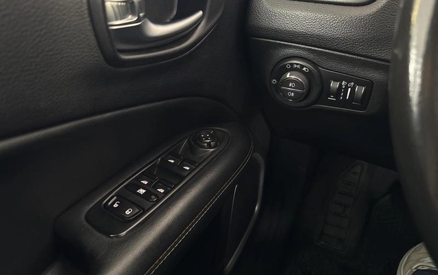 imagem-https://www.socarrao.com.br/sc-vehicle-images-prod/4263612/1791575614230-8538083_0_B_931b949c48.jpeg