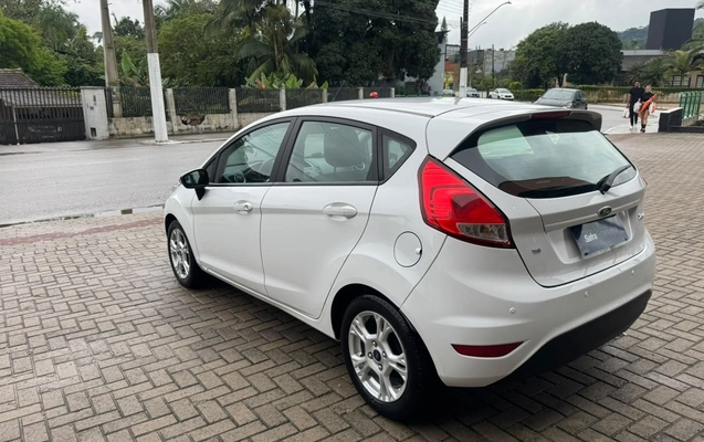 imagem-https://www.socarrao.com.br/sc-vehicle-images-prod/4263616/1790966758144-30e575ad-afe4-4308-a9db-c942972b78ff.jpg