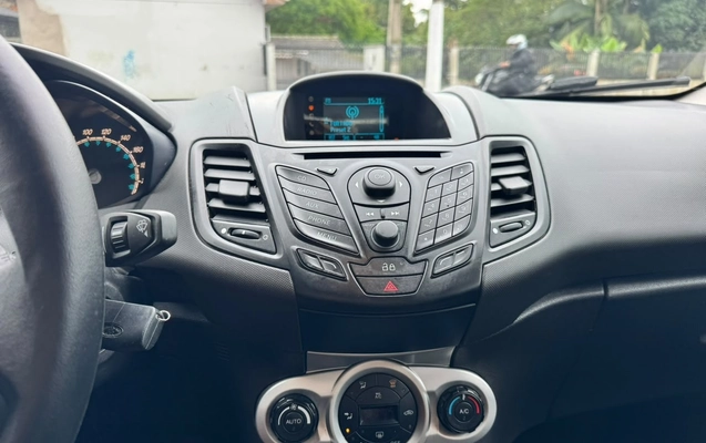 imagem-https://www.socarrao.com.br/sc-vehicle-images-prod/4263616/1790966758150-2001fbca-87ae-4b98-abc2-f05e2f208e39.jpg