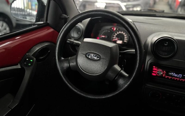 imagem-https://www.socarrao.com.br/sc-vehicle-images-prod/4263712/1790967324454-8522515_7_B_9a4e2deae9.jpeg