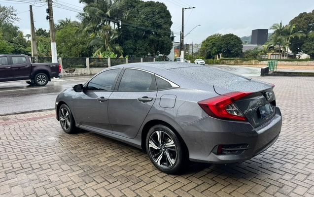 imagem-https://www.socarrao.com.br/sc-vehicle-images-prod/4263723/1790967365644-ccebbe60-1cb7-4731-a360-d2dfdf0b9d8d.jpg