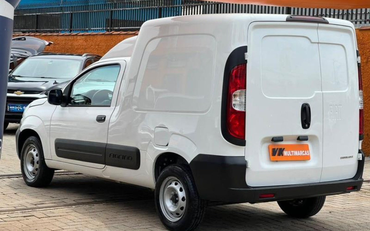 imagem-https://www.socarrao.com.br/sc-vehicle-images-prod/4263822/1790968121233-ODUyOTk0M18xMV9CX2VjYTE3N2I0NGIuanBlZw.jpeg