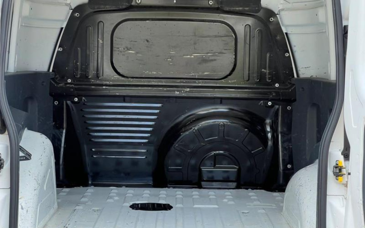 imagem-https://www.socarrao.com.br/sc-vehicle-images-prod/4263822/1790968121301-ODUyOTk0M18yX0JfOWQ2MGMzZDQwYy5qcGVn.jpeg