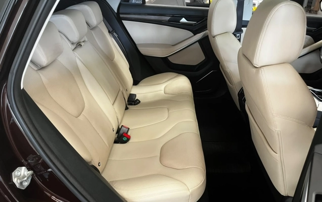 imagem-https://www.socarrao.com.br/sc-vehicle-images-prod/4263836/1790968172079-iOMBhk0fbM0gDmsE3GFT5Xhuq2OsgCuQ.jpg