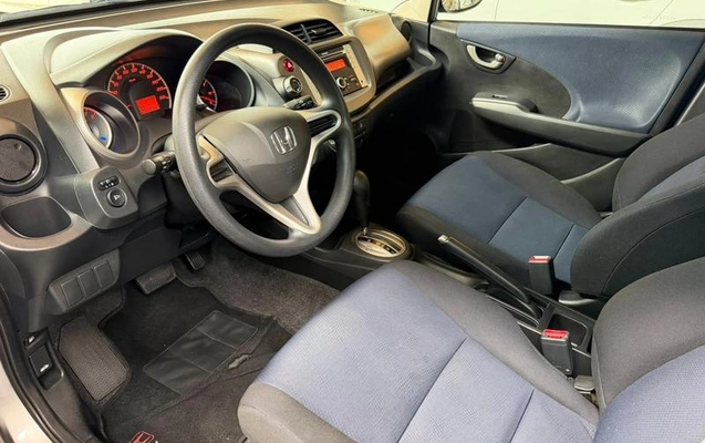imagem-https://www.socarrao.com.br/sc-vehicle-images-prod/4263838/1790968189527-8535503_9_B_1661b38c18.jpeg