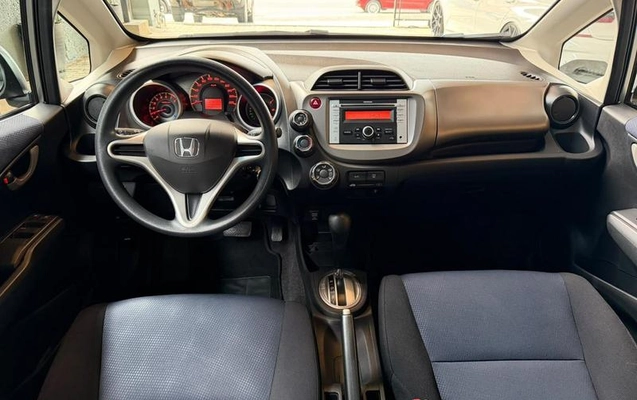 imagem-https://www.socarrao.com.br/sc-vehicle-images-prod/4263838/1790968189528-8535503_12_B_9c614d5ccf.jpeg