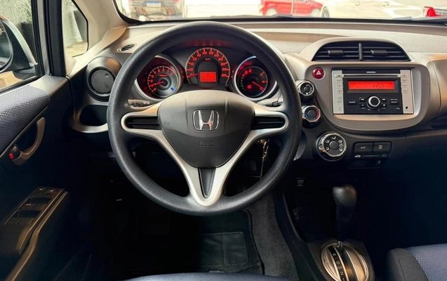 imagem-https://www.socarrao.com.br/sc-vehicle-images-prod/4263838/1790968189530-8535503_12_B_3a49f3f5a2.jpeg