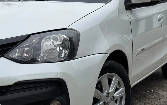 imagem-https://www.socarrao.com.br/sc-vehicle-images-prod/4263860/1790968358553-003_2d27e37e50fde5fda9719158436385c1.jpg