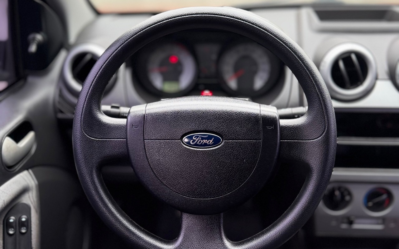 imagem-https://www.socarrao.com.br/sc-vehicle-images-prod/4263864/1790968397939-SU1HLTIwMjYxMDAyLVdBMDEwNS5qcGc.jpg