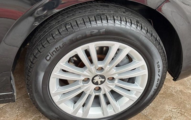 imagem-https://www.socarrao.com.br/sc-vehicle-images-prod/4263999/1792075703617-8538770_6_B_269e482576.jpeg