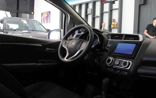 imagem-https://www.socarrao.com.br/sc-vehicle-images-prod/4264022/1791403773122-8533358_12_B_0a1ed8acff.jpeg