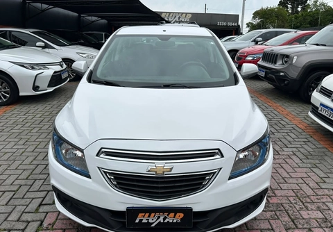 Chevrolet Prisma 2016 Branco — foto 1 de 3