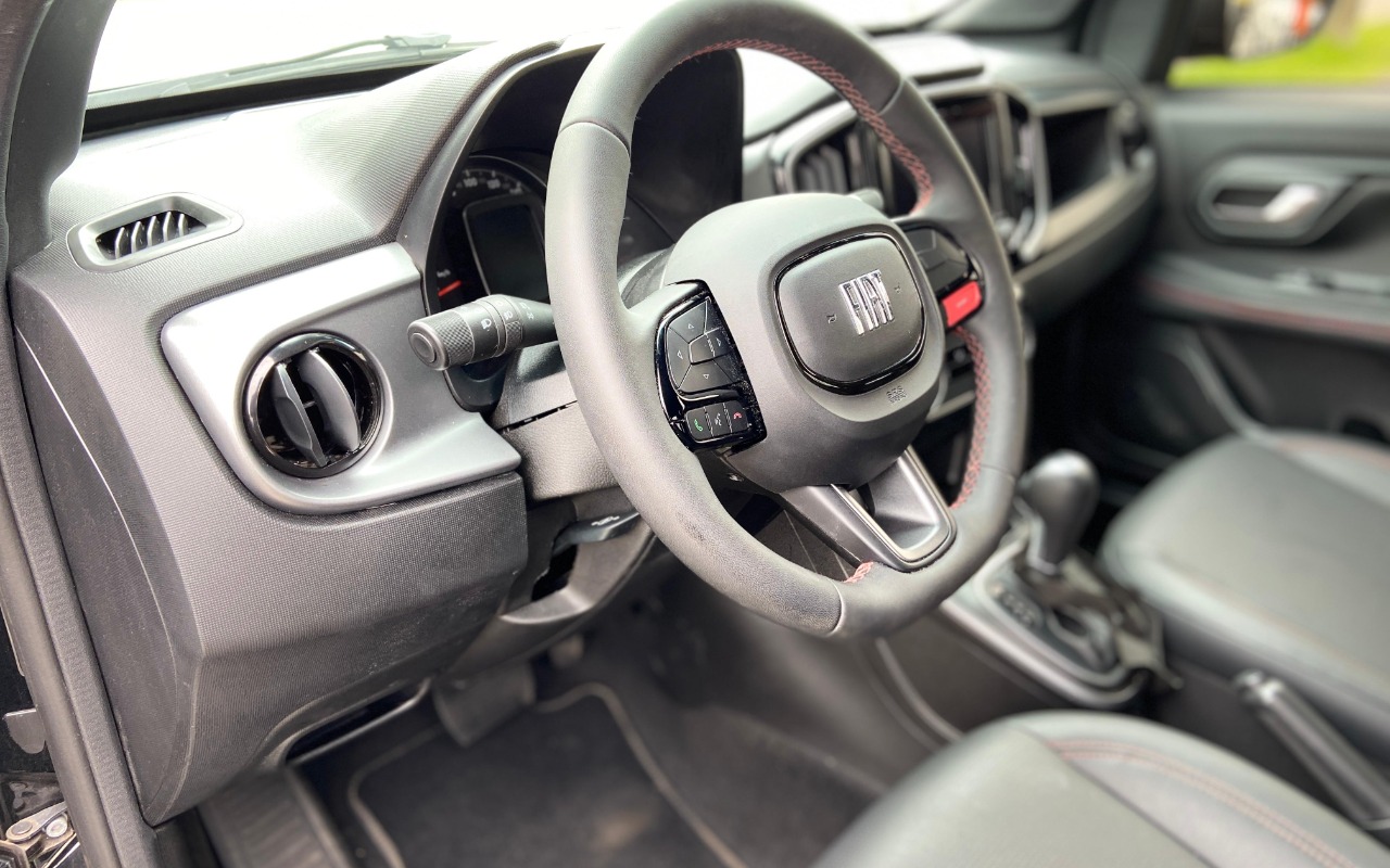 imagem-https://www.socarrao.com.br/sc-vehicle-images-prod/4264140/1790970457019-MTMuanBlZw.jpeg