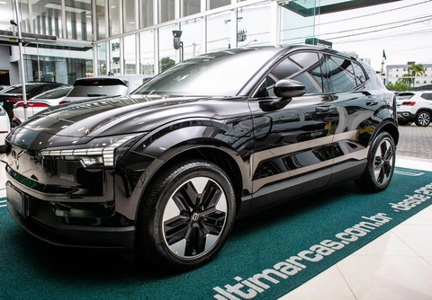 Volvo EX30 E60 Core (Elétrico) 2024 Preto — foto 1 de 3